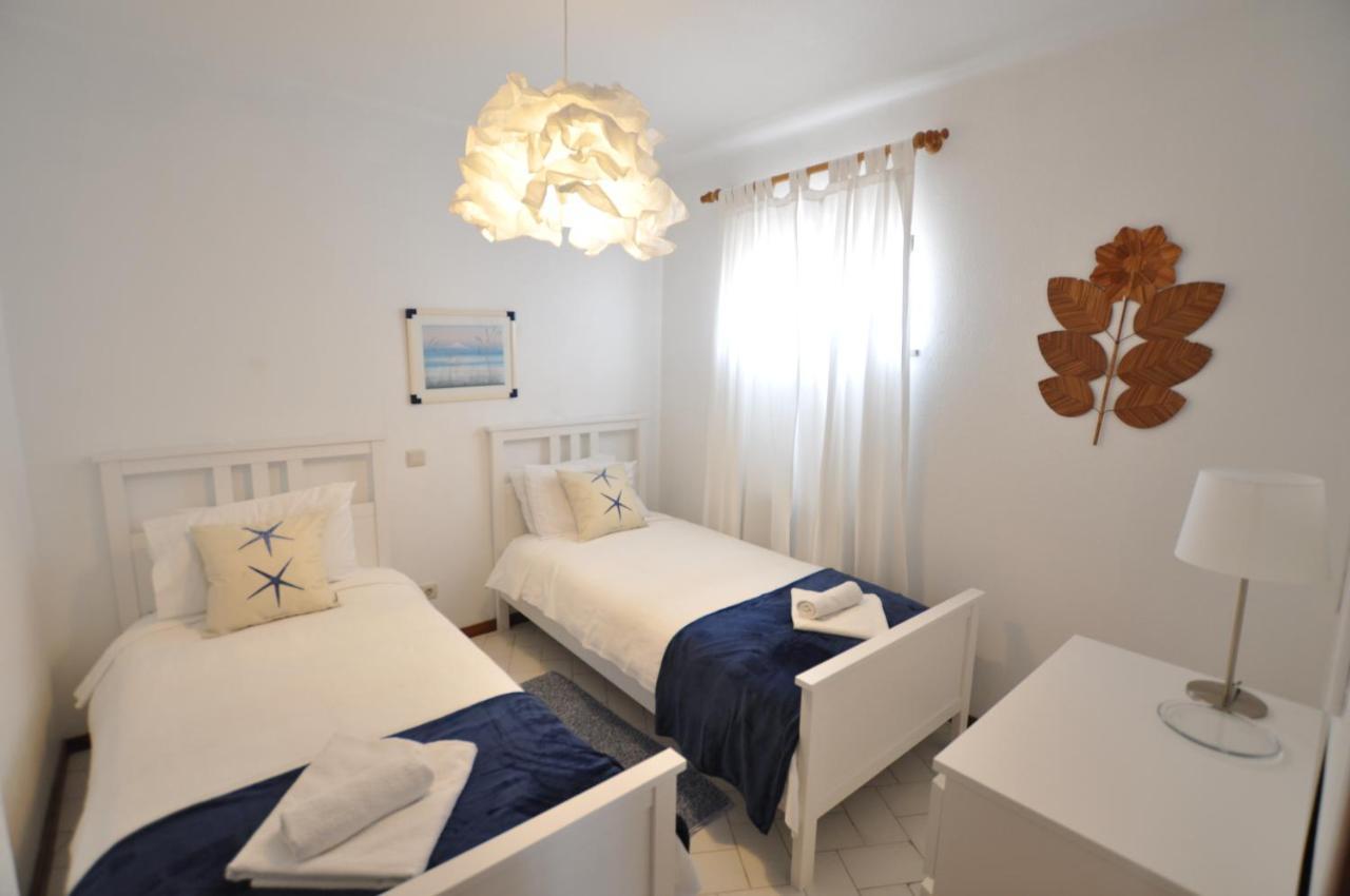 T3 Holiday Cottage Near The Beach | B111 Porches  Exteriér fotografie